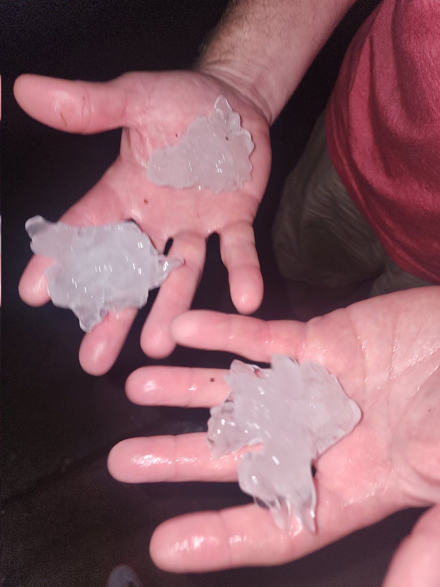 @KWWLStormTrack7 @KWWL hail just now at Midlothian and Ivanhoe in Waterloo