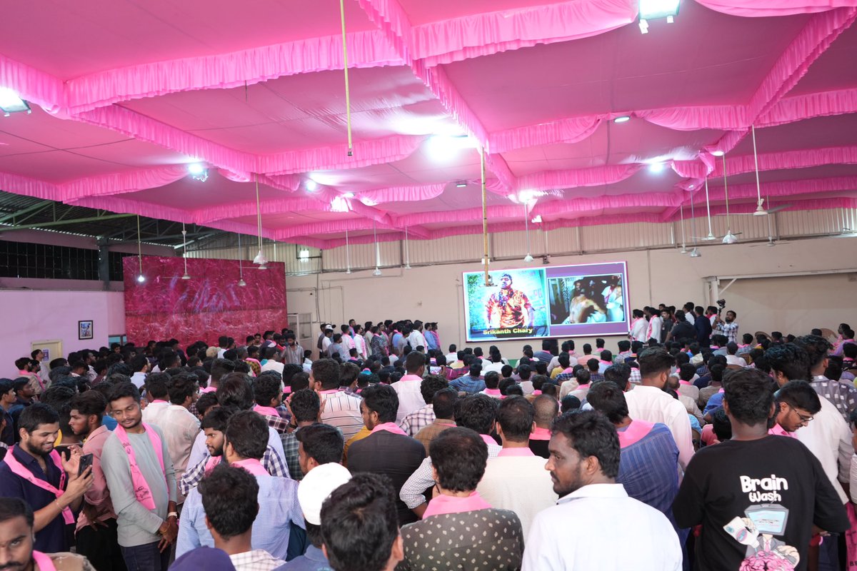 JAGANBRS's tweet photo. జోహార్ తెలంగాణ అమరవీరులకు... 

#కేసీఆర్ నాయకత్వంలో అమలవుతున్న నేటి తెలంగాణ సంక్షేమం-అభివృద్దే, నాడు ప్రత్యేక రాష్ట్ర రాష్ట్రం కోసం నేలరాలిన అమరవీరులకు నిజమైన నివాళి 🙏 

#TelanganaMartyrsMemorial https://t.co/llEDrctRjI