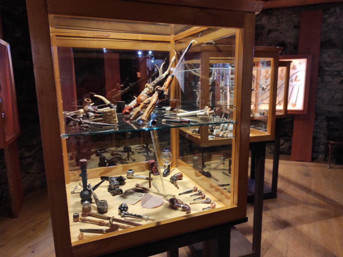 kasparikova_i's tweet image. Můžou mít dýmky své muzeum?
Ale ovšem! Najdete ho v Proseči v roubence na náměstí.
.
.
#prosec #muzeumdymek #ceskem