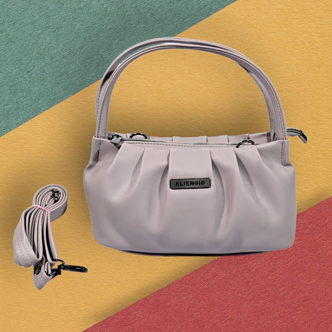 Alienoid_India's tweet photo. #FashionForward: Stay ahead of the fashion curve with Alienoid's Monsoon Collection. From vibrant to muted tones, these handbags are designed to make a statement while keeping your essentials protected from the rain. 📷📷 #Alienoid #MonsoonCollection #FashionForward #RainyDayVibe https://t.co/dLJoWXiE1h