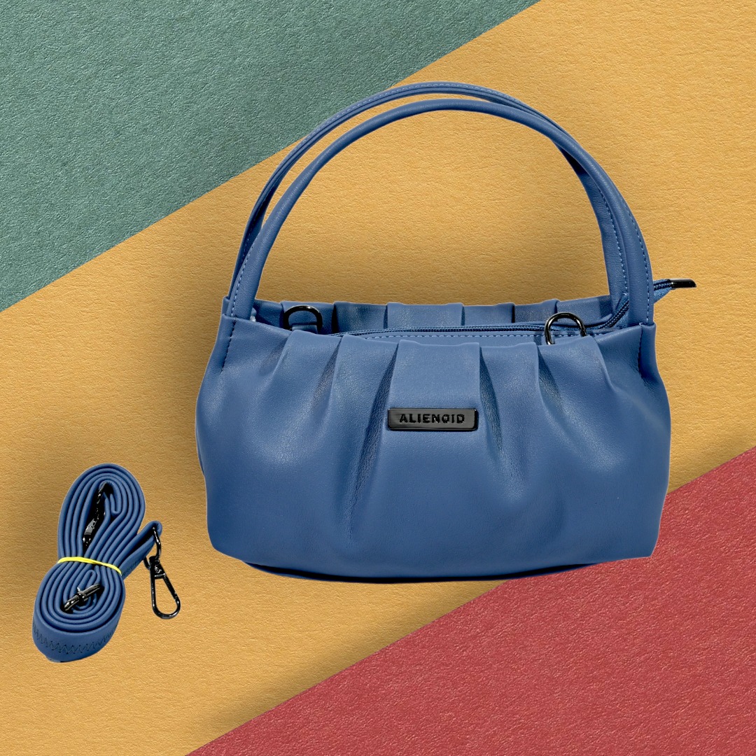 Alienoid_India's tweet photo. #FashionForward: Stay ahead of the fashion curve with Alienoid's Monsoon Collection. From vibrant to muted tones, these handbags are designed to make a statement while keeping your essentials protected from the rain. 📷📷 #Alienoid #MonsoonCollection #FashionForward #RainyDayVibe https://t.co/dLJoWXiE1h