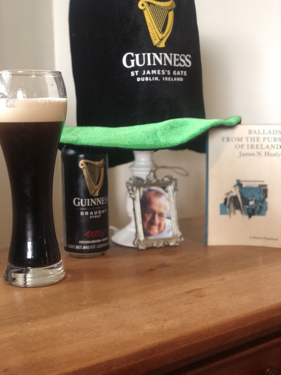 TironEloff's tweet photo. As you can see Iโm an avid fan , donโt you wanna send me any merchandise for my collection โฆ can even pick up front of #stjamesgate December ๐
Being half Irish gotta try my luck ๐
Keep up the brilliant work @GuinnessIreland #stout #stpaddy #ireland #arthurguinness #1725 https://t.co/YUJdjpwYLi