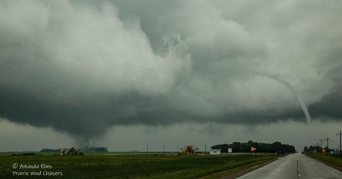 RT @WCCO: Weather photos: Tornadoes spotted as severe storms move through Minnesota https://t.co/nU2LtQWVBZ https://t.co/KN1VXy3kx8