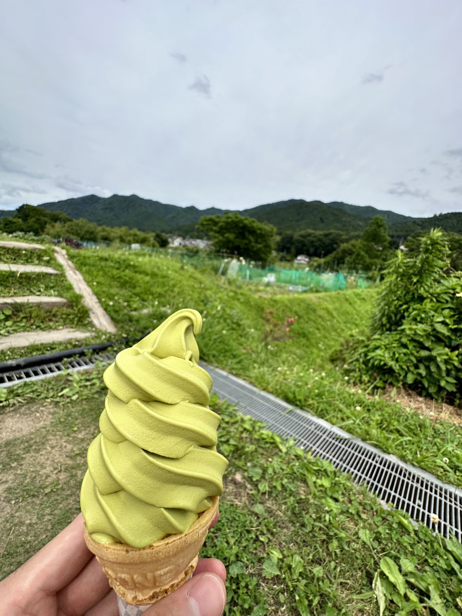 sayu_unisex's tweet image. いろいろ気持ちが煮詰まったので思いつきの里の駅なう！
ｶﾞｲｺさんとの思い出の地なのであった。
ソフトクリーム美味し。
#PVTS