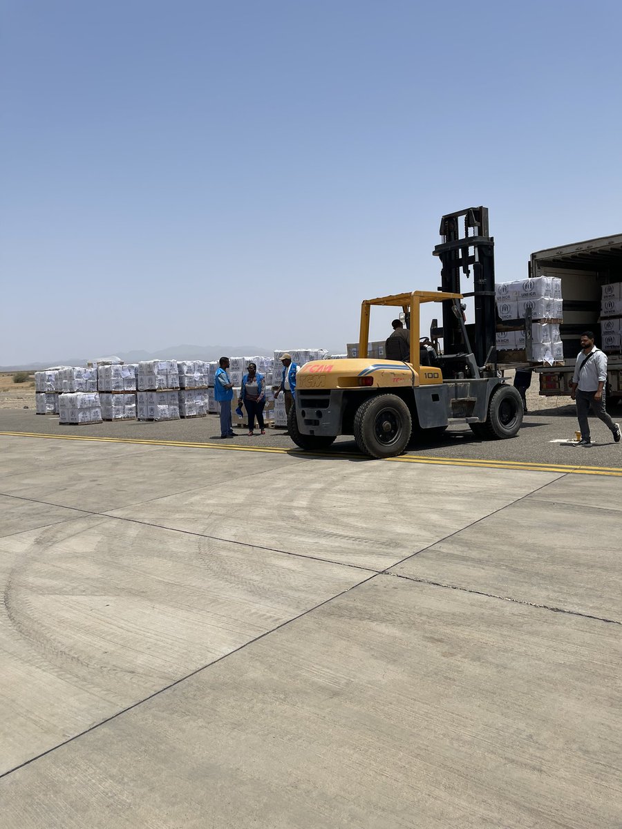 Much needed airlifted non-food items supplies arrival in PortSudan! UNHCR in the next five days will continue to receive these supplies in PortSudan and dispatch to various locations for distribution to population in need. 👏 to our donors for resources to carry this out!