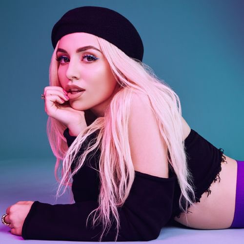 GUYS IM LOOKING FOR MORE AVA MAX MOOTS PLEASE HELP 💎💎