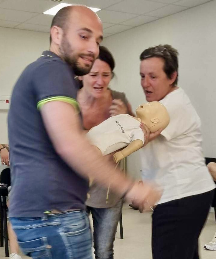 Cesu2A's tweet photo. AFGSU 1 avec les services techniques du CHAjaccio !
Nous étions avec Jean Pascal, Marie, Jeremy, Nicolas, Jean Pierre, Jean Paul, Thierry, Marc Marie, Jordan, Fernand et Jean Philippe
Merci aux formateurs Anais, Sylvaine, Yann et Fabien
Bravo à tous !!!
#cesu2a #formation https://t.co/i3kc6EGOCn
