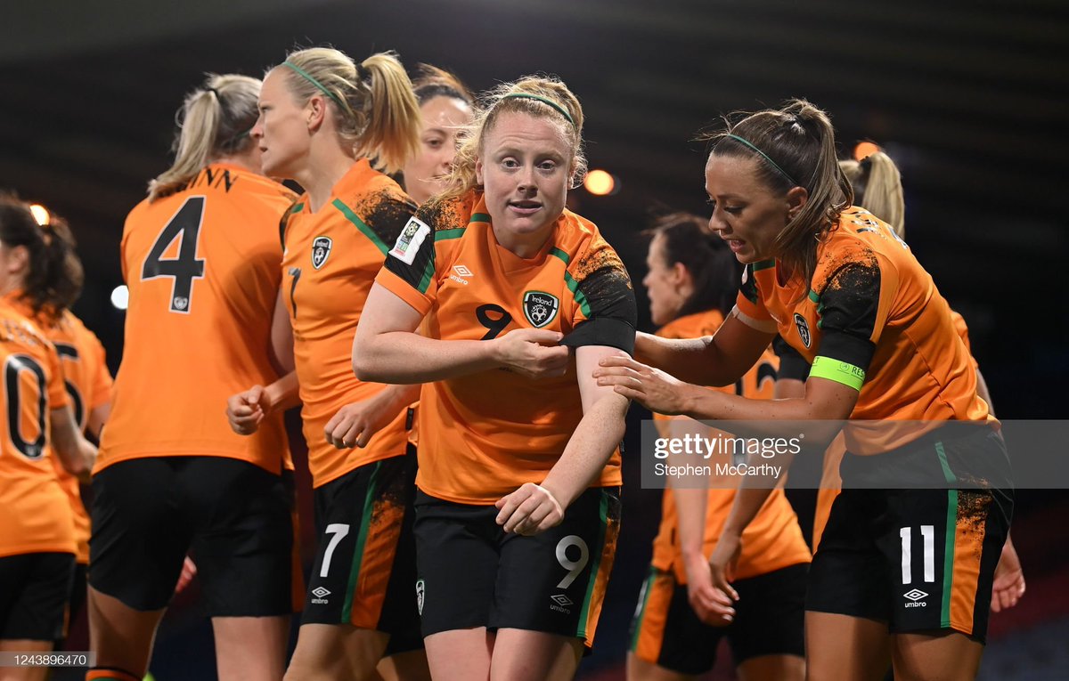 CopaLendas's tweet photo. Amber Barrett, Irlanda 🇮🇪.
Copa do Mundo de 2023, Austrália/Nova Zelândia.
#amberbarrett #ireland #éire #worldcup2023 #fifa #legend #finscéal #thegirlsingreen #nacailíníinglas #fai #panini #irl #fifawwc #beyondgreatness https://t.co/bvcwpxP3dx
