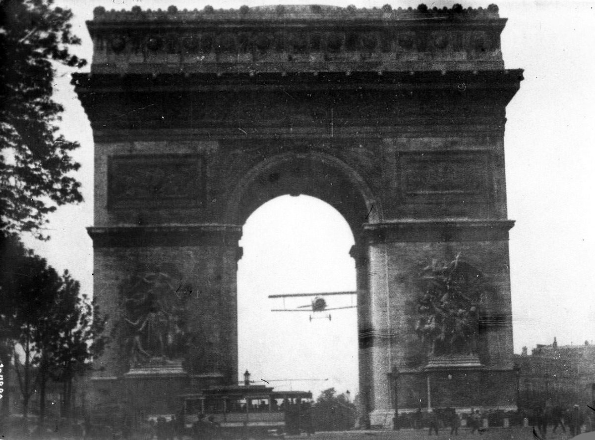 Leaving Paris after productive meetings in route to Florence for @CTATech CEO Summit - we drove by the iconic Arc de Triomphe. Erected to celebrate Napoleon's war victories but also a peace symbol when in 1919 Charles Godefroy flew through it to celebrate the end of WWI.