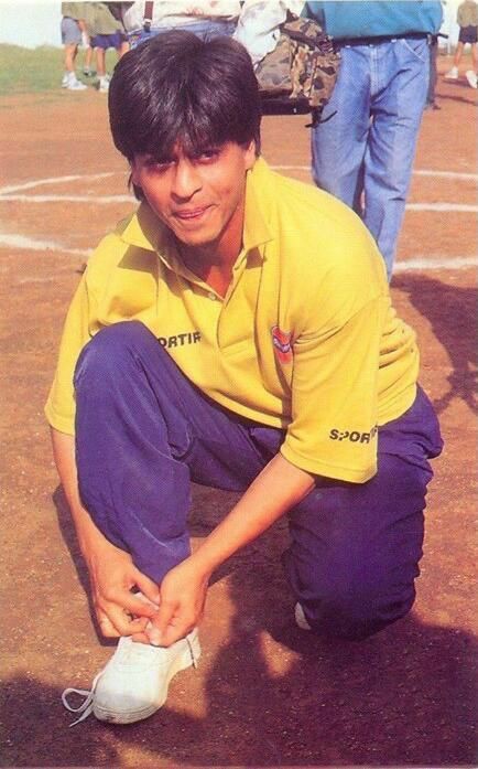 A young man with a dimpled smile is about to complete 31 years in bollywood ❤ #31YearsOfSRKEra #31YearsOfSRKInBollywood