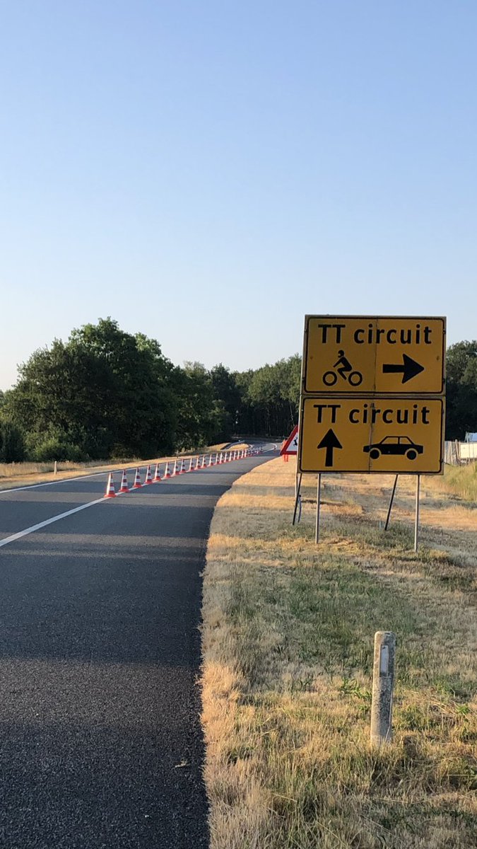 kransassen's tweet photo. De motoren en andere voertuigen volgen de aanwijzingen @TrafficTTAssen @RWSverkeersinfo https://t.co/3bmpLjQMNz