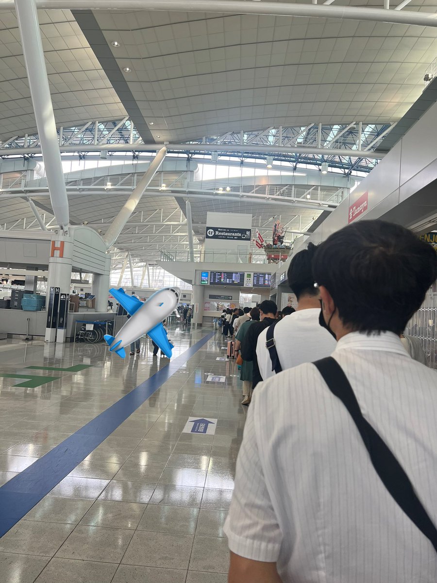 jpn_mino's tweet photo. 福岡空港国際線平日(金曜)
福岡→仁川　9:00発
保安検査7:20並ぶ→7:35出国検査終了。15分で終わりました😳
スタバ飲んでゆっくりできました。
列はこのくらい。#福岡空港国際線 https://t.co/0VTS46w4QS