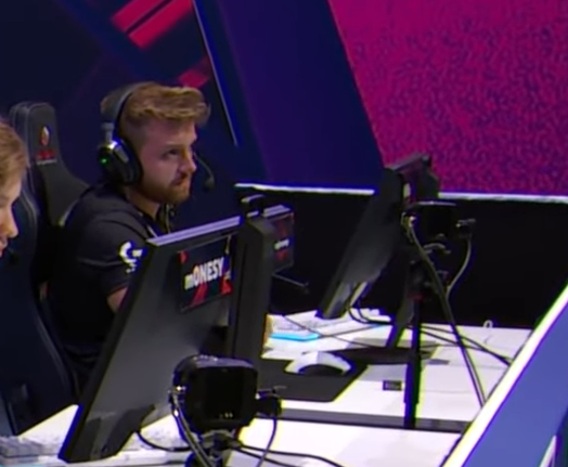 we_dont_exist's tweet photo. @TeamRazer @mousesports @FROZENNcs #RazerSpotAPro g2 niko also using the deathadder v3 pro (at blast premier spring) https://t.co/Khz2da0c4l