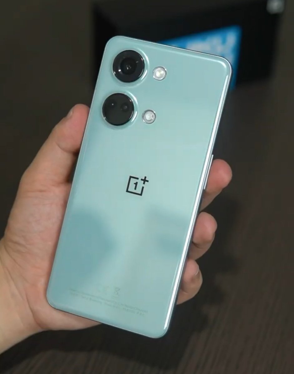 tsaikumar1989's tweet photo. #OnePlusNord3 5G global variant unboxing video 

Look at Bezels. Full view display.

Pic via: https://t.co/uA0TowUoIP

#OnePlus #OnePlusNordCE3 
#OnePlusAce2V = #OnePlusNord3 https://t.co/5rYoRztIHZ