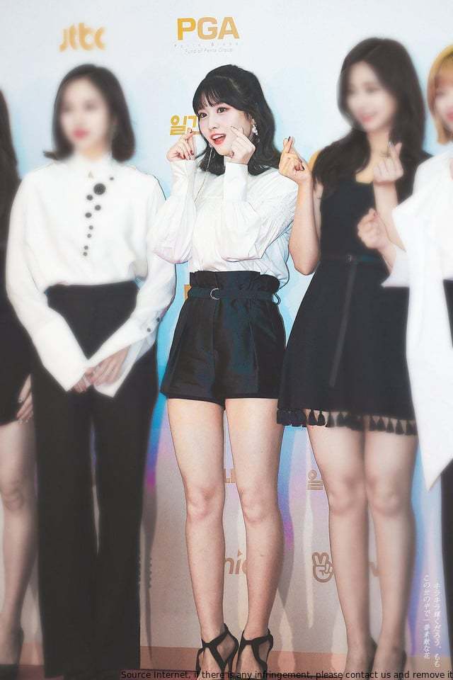 Momo is a new chat app that lets people talk to their friends for free. The app has a ton of features, including group chats, private messages, and more. You can also share pictures and videos with your friends. Momo is available for both iOS and Android devices.