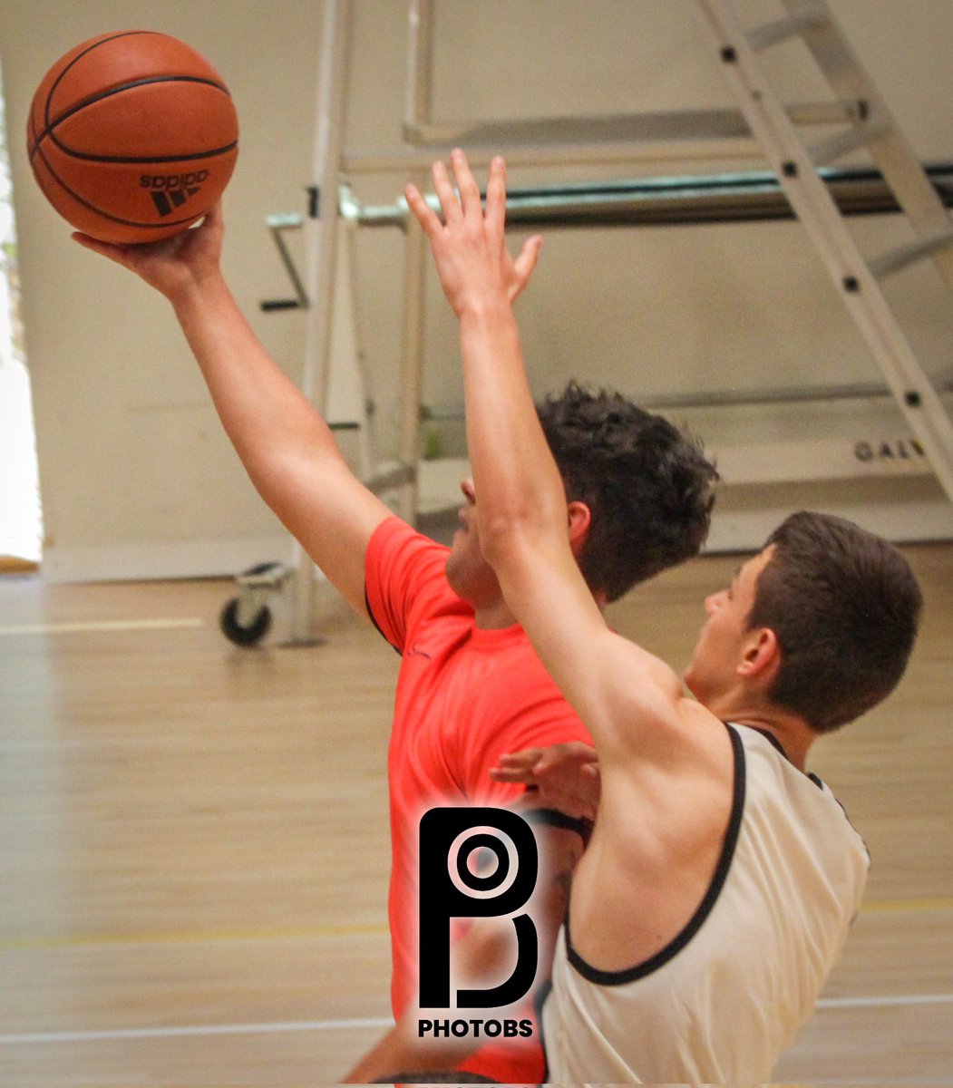 Photobs1's tweet photo. Prueba de acceso, junior masculino y femenino en @pablolasoTCamp https://t.co/Vae6sQorwO