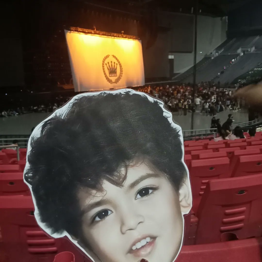 kaneclemente's tweet photo. I'll see you again soon @BrunoMars https://t.co/qxiEhY4nc8