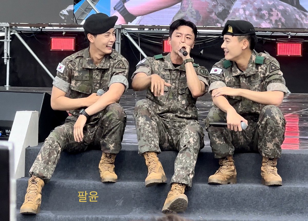 16100S's tweet photo. brothers for life https://t.co/xIzM313wXM