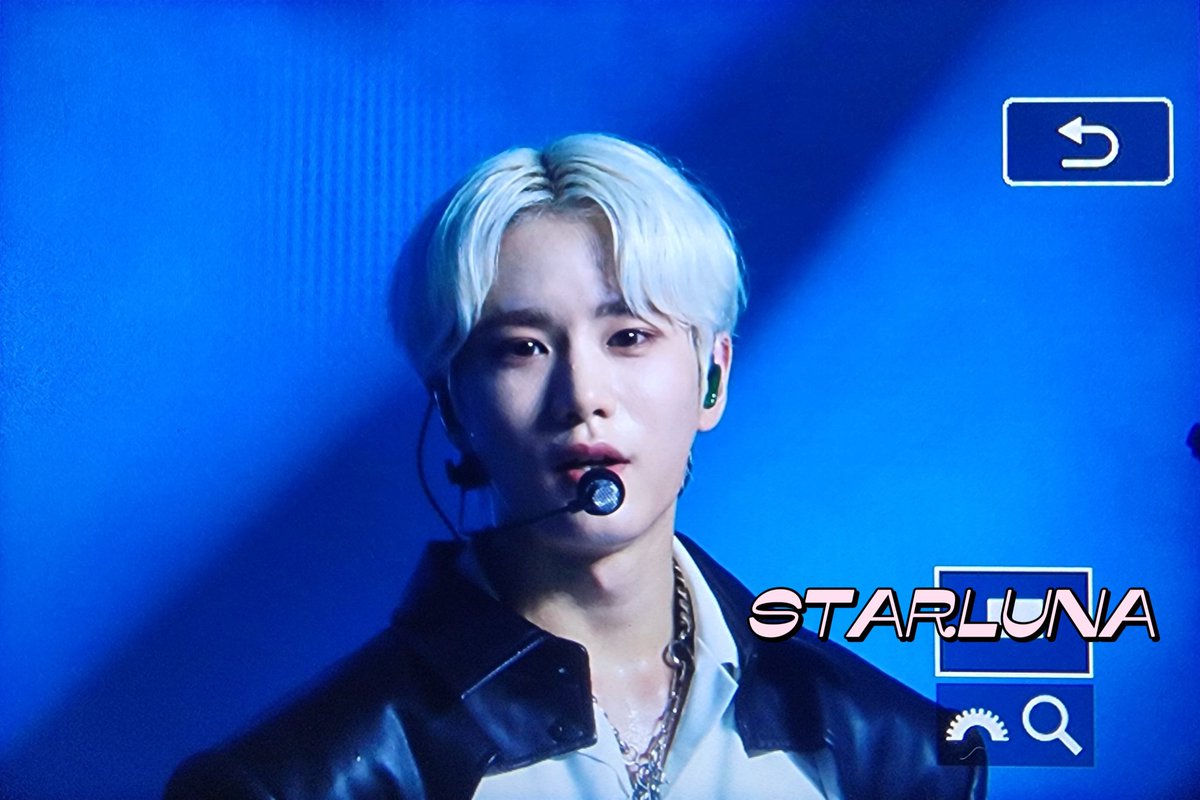 StarLuna203's tweet photo. 230625 피크타임 부산콘 pre.
Prince Lune🩵

#Peaktime #피크타임 
@DKB_BRAVE
#DKBLune #DKB 
#다크비룬 #다크비 
#룬 #정성민 #정룬 https://t.co/bNOlTKpGyz