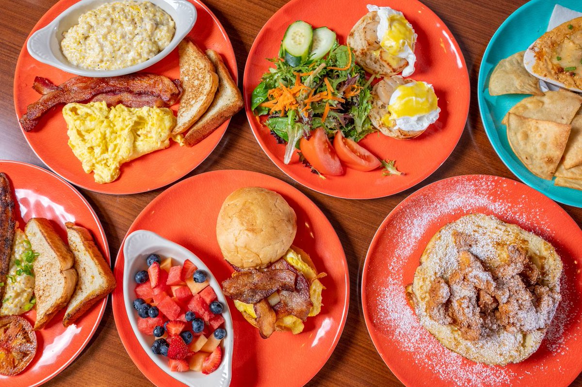 LowTideSeafood's tweet image. Sunday Funday calls for a delightful brunch spread!  Join us for a mouthwatering feast that will kickstart your day with flavors and good vibes. 9am to 3pm.
#lowtidekitchenandbar #springbranchhouston #brunchouston #brunchlife #SundayBrunch #GoodTimes #hospitalityalli #itsakeeper