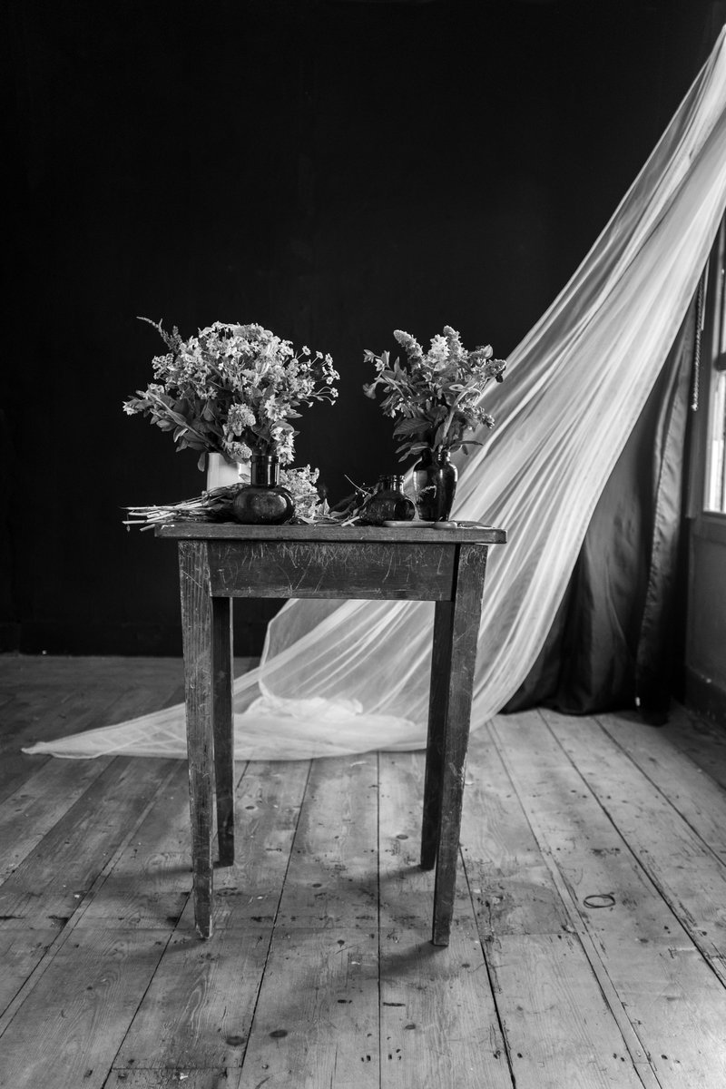 NdavisonR's tweet photo. On route to my studio I routinely stop at the Wildflower Woman who tends her garden and sells her florals to raise funds for a community hub- 50p a bunch and they smell divine for tomorrow's family portrait session #wildflowers #studiolife #naturallightstudio #nottinghamshire https://t.co/6RoKtYPpBX