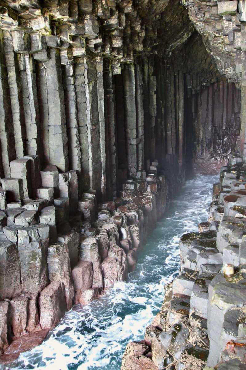 GabbyDean129686's tweet photo. Beautiful #Hebrides. Hard going but worth the effort! Columnar basalt forms giant cathedral-like space, where the waves create wonderful chocolatey resonances. Inspired Mendelssohn’s Hebrides Overture. #Fingalscave #Staffa near @IsleofIona @VisitScotland https://t.co/GAWRNg4eWS