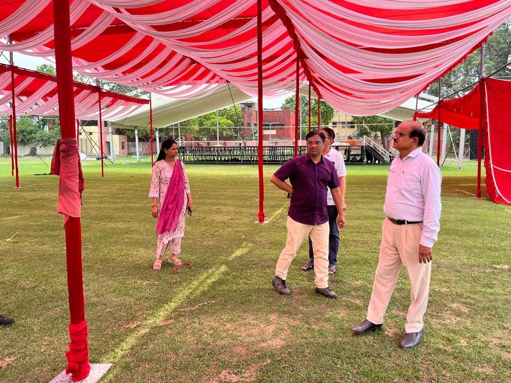 परिषद के महामंत्री श्री शिव बरन यादव जी ने पुरानी पेंशन व्यवस्था बहाली हेतु 27 जून को लखनऊ के रेलवे स्टेडियम होने वाली हूंकार रैली की तैयारियों का जायजा लिया।