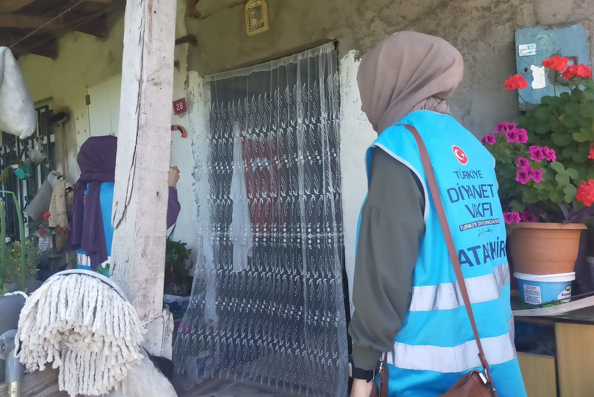 Haneler bayramda iyiliklerinizle neşeleniyor

Eskişehir Müftülüğü, İstanbul Ataşehir Müftülüğü ve Vakfımız şubeleri Kurban Bayramı arifesinde ihtiyaç sahibi kardeşlerimizi hayırseverlerimizin emanetleriyle sevindirdi.  

#BeklenenSensin 
#KurbanınıPaylaş Kardeşinle Yakınlaş