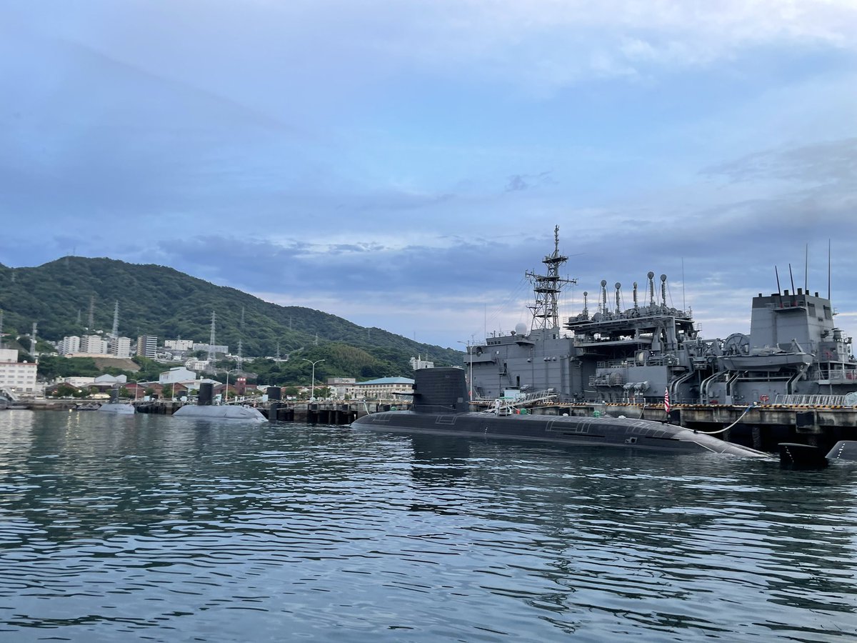 潜水艦見に行ったんよね！！！！！！ https://t.co/Afm8eyizAe