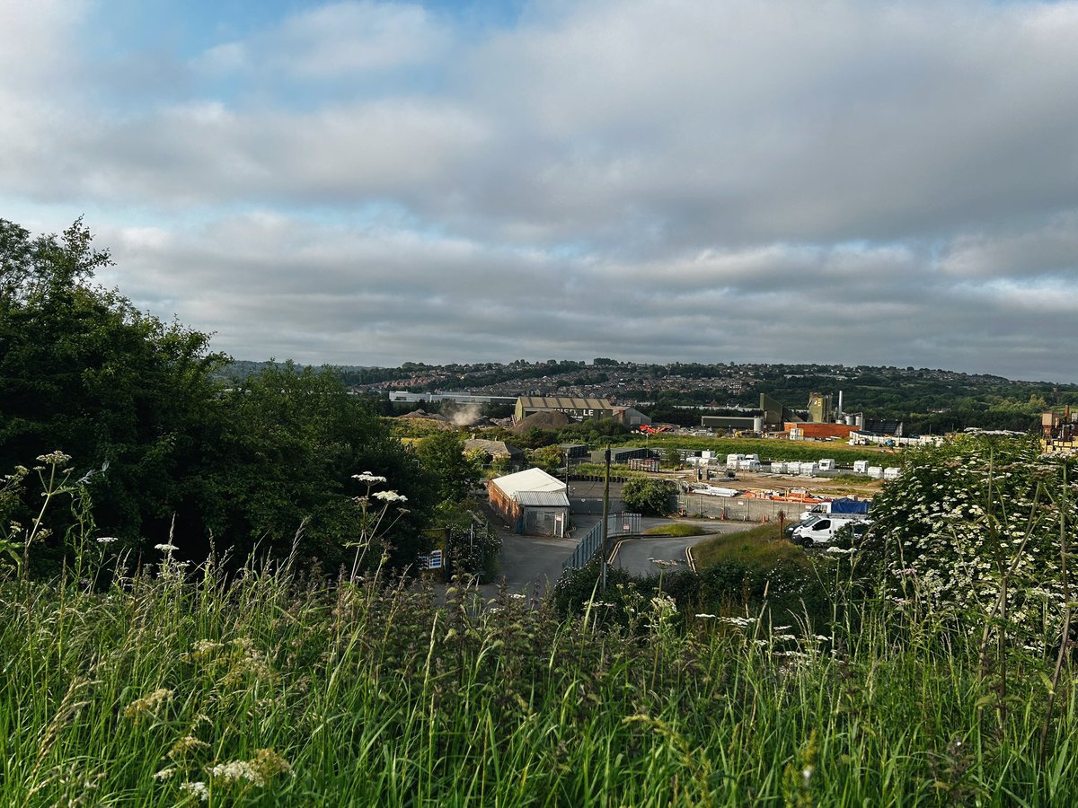neheritagelib's tweet photo. There isnโt a huge amount down Lemington Gut now, but it used to be a hive of industry. One side featured an extensive glass works founded in the 1780s with 3 cones. The one surviving was the largest.
The other side was a large iron works founded 1797. It had two blast furnaces and operated through to 1876. It closed as much of their iron ore was imported from Spain and there was a big shortage due to the Carlist Civil War.
The managers house of the iron works still exists and is a listed building. If you zoom into the second shot, you can see it peeping over the bushes. It was built in the 1830s but sadly isnโt accessible now as itโs all private land. Great to see its retained though.