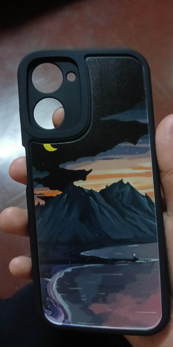 So ayun hello guys, I will be using this platform to find my missing phone na nawala sa QC Pride March, pero yun nga I want to take this chance hoping I might still find it. 

So realme 10 unit niya 
Jet black color
Here is my case
#qcpride 
#PrideMarch2023