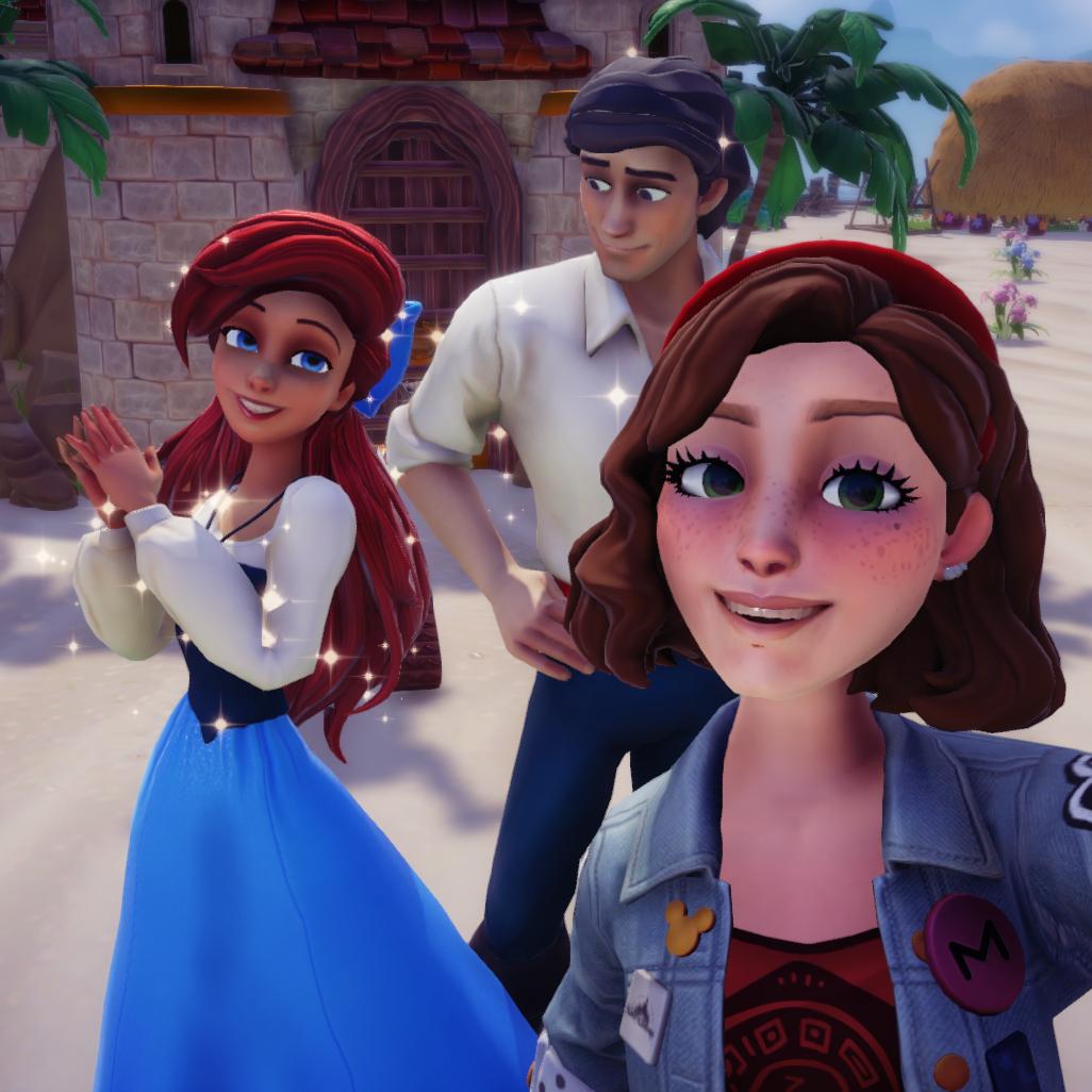 Ardasheg's tweet photo. Eric mirando a Ariel, ¿Qué creen que está pensando? 
#disneydreamlightvalley #lasirenita #mermeid https://t.co/Diqrs1ZAbQ