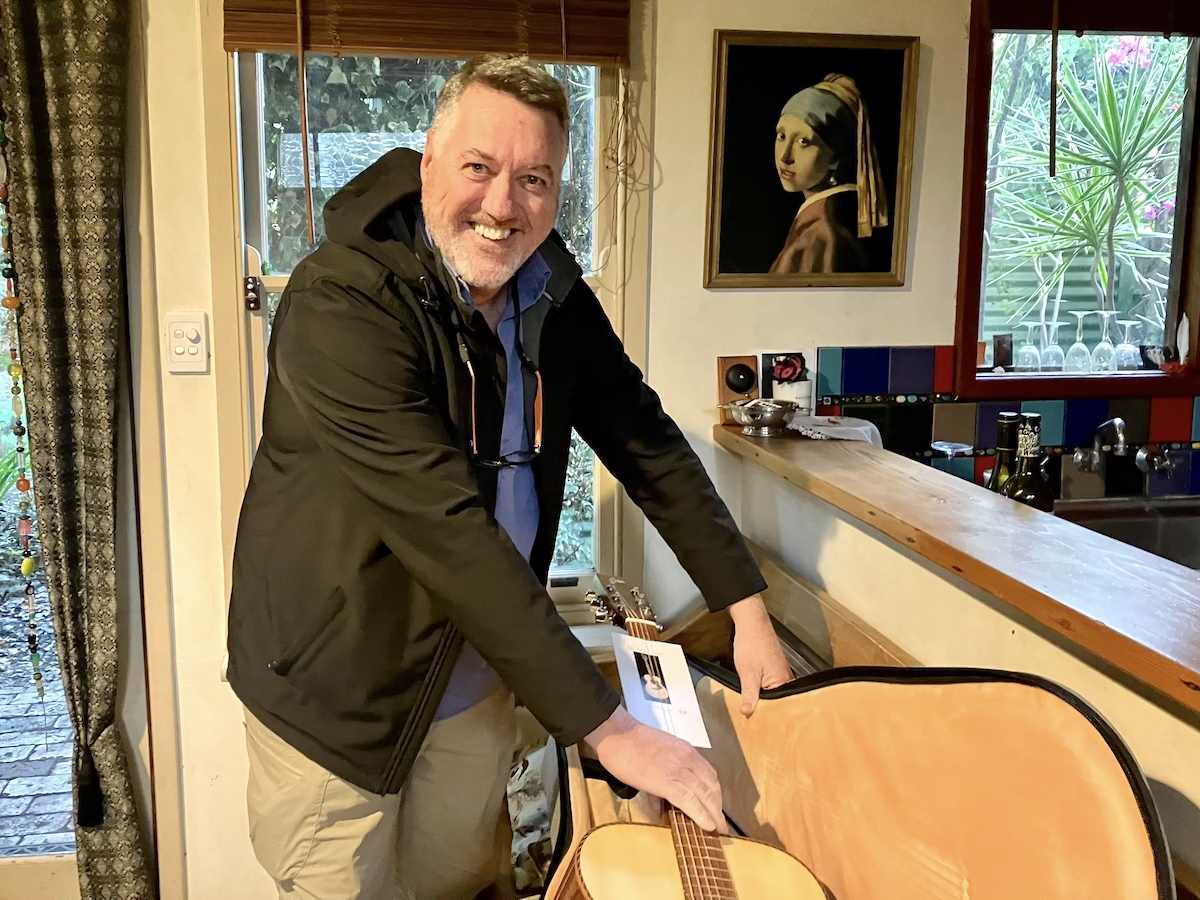 We dropped off the beautiful Scott Wise Guitar to the 1st prize winner of the 2023 Folkworld/Fairbridge Festival Raffle and he's over-the-moon! Big congrats to Dave Cannon and for supporting our annual fundraising initiative. Until next year... #raffleprize