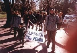 ArandaDario's tweet photo. "No confiamos en ningún gobierno. La situación no se va a cambiar por ese lado sino atacando directamente a los intereses que se están llevando la riqueza del país".
Darío Santillán

Hoy y mañana, jornada en estación Darío y Maxi
(Imagen Huerquen Comunicación) https://t.co/kkv3oHC9zc