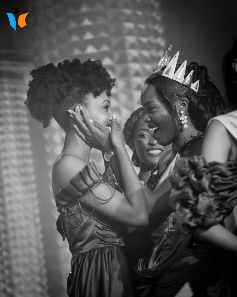 burundionthemap's tweet photo. This picture has not been talked about enough!!!!!! Urukundo n’ubumwe��� #abatwip 📸 @MagazineJimbere https://t.co/5VSTh3IYBY