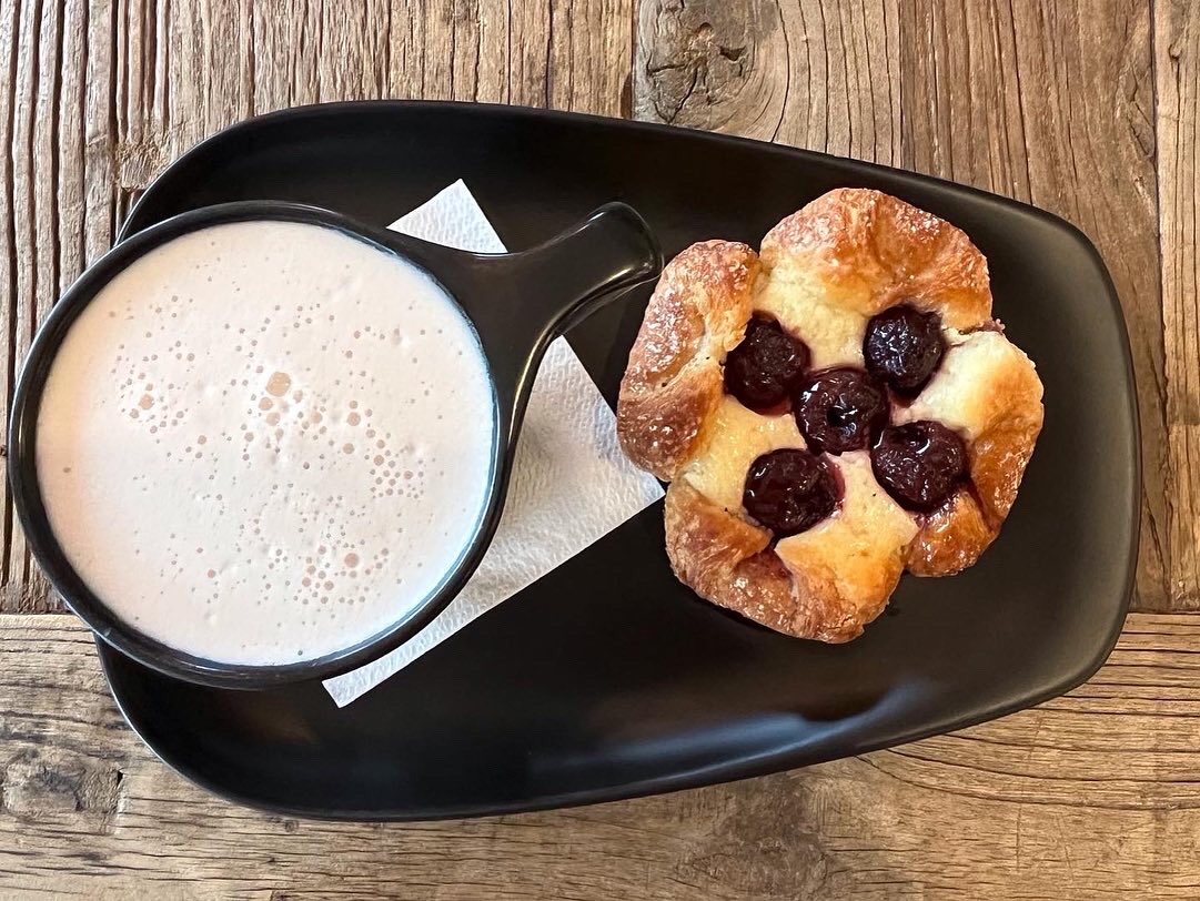 EmmettGreyTV's tweet image. Fantastic day with Co-Creator @IBindYouNancy 
working at Queen City Roasters on @EmmettGreyTV written by brilliant @TheDaddyGuru to start pitching the show again as soon as the writers strike is resolved. 
#ItsAboutTime
.
. 
.
.
#greatmustachiofilmworks #pilotscript #tvseries