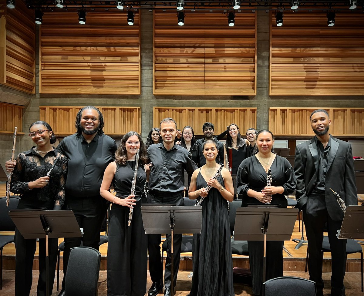DeronneMusic's tweet photo. Really enjoyed working with this lovely team yesterday in @Chineke4Change performing some great works including the ‘Othello Suite’ by Coleridge-Taylor, ‘Callaloo’ by Stewart Goodyear and ‘Symphony No.3’ by Florence Price 🎵✨🎉 Excited to perform this programme again in Hamburg! https://t.co/K9DRLP1IxF