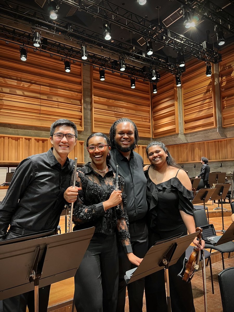 DeronneMusic's tweet photo. Really enjoyed working with this lovely team yesterday in @Chineke4Change performing some great works including the ‘Othello Suite’ by Coleridge-Taylor, ‘Callaloo’ by Stewart Goodyear and ‘Symphony No.3’ by Florence Price 🎵✨🎉 Excited to perform this programme again in Hamburg! https://t.co/K9DRLP1IxF