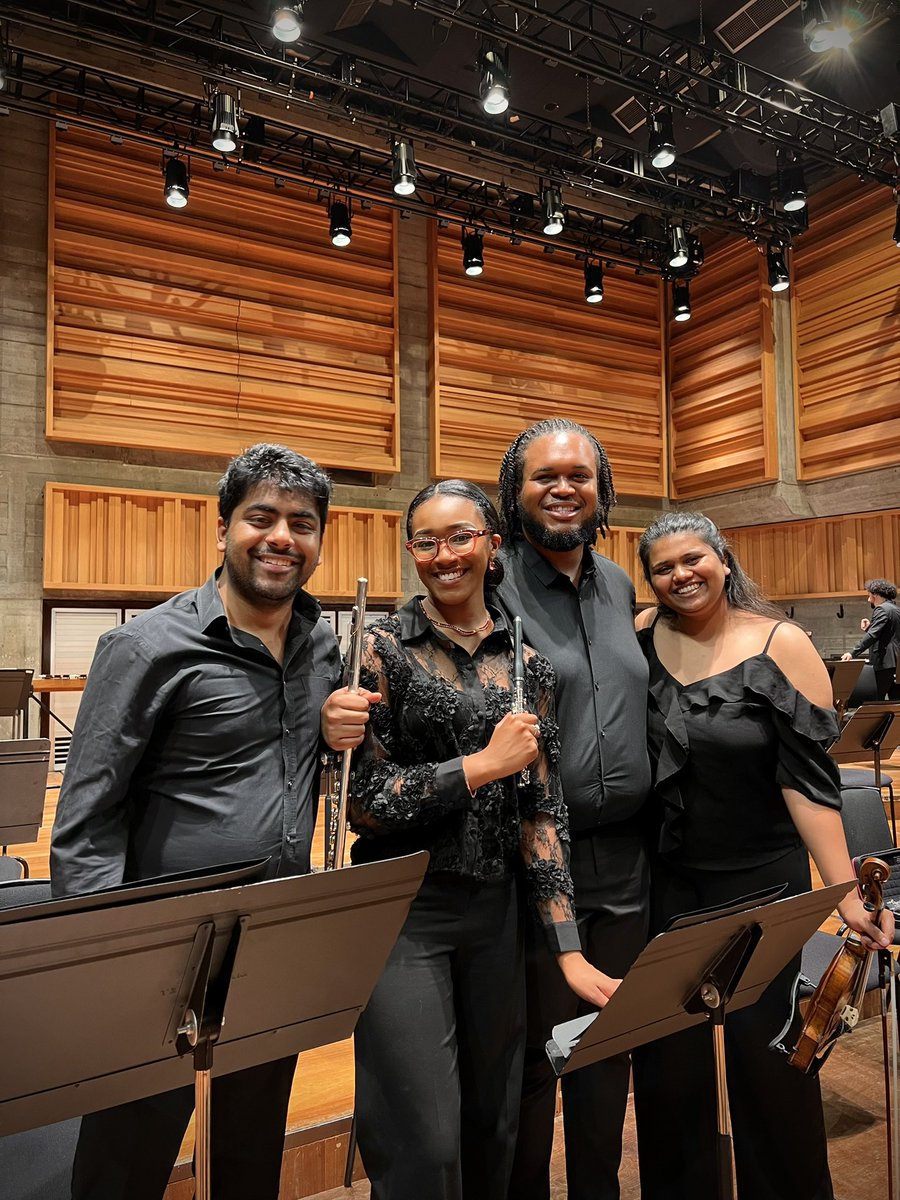 DeronneMusic's tweet photo. Really enjoyed working with this lovely team yesterday in @Chineke4Change performing some great works including the ‘Othello Suite’ by Coleridge-Taylor, ‘Callaloo’ by Stewart Goodyear and ‘Symphony No.3’ by Florence Price 🎵✨🎉 Excited to perform this programme again in Hamburg! https://t.co/K9DRLP1IxF