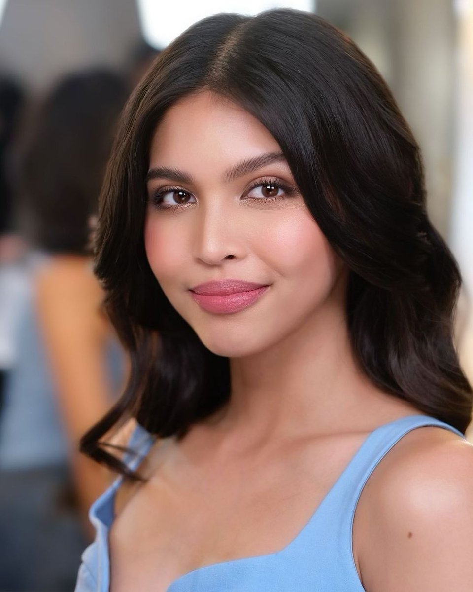 mhoyvistan_mua: It’s with great pleasure and honor to do her makeup again @mainedcm for Emojination. ❤️☺️

#MAINEonEmojination 
MAINEGoals onEmojination
#MaineMendoza