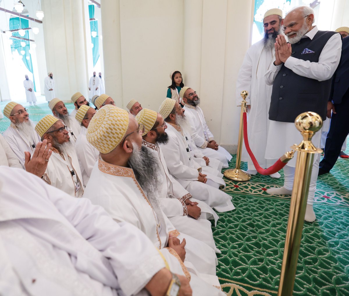 I may not be a fan of PM Modi Ji. But it is lovely to see him visiting Al-Hakim Mosque in Cairo. 🙏🏼

Where are those who were accusing him of being islamophobic ?? They should delete their accounts …