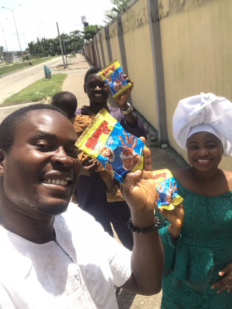 olorisparkles52's tweet photo. Enjoying our munch it with friends while coming from church today❤️❤️❤️ 
#MunchItSnackTimeContest @MunchITNigeria https://t.co/EOgVtjBz2A