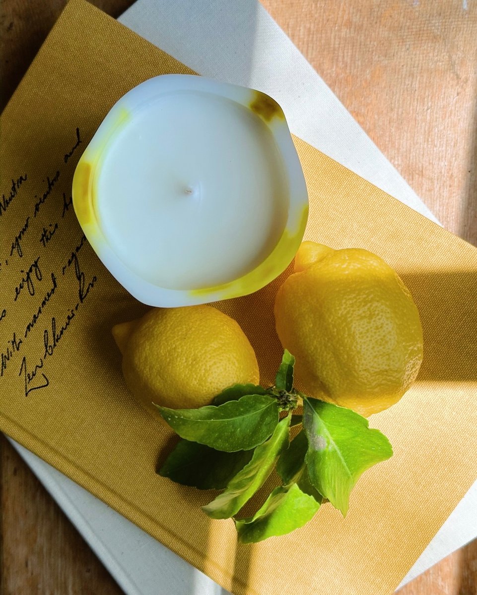 Citron 🍋 Citron 🍋 Citron
Our best selling summer scent!

#lefeudeleau #candles #candlemakers #candlelover
#candlesofinstagram

Photo: <a href="/caliaflower/">Calia Booth</a>
