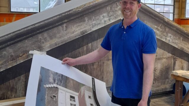 Nico van Geest en zijn familie zijn als 'buitendorpers' uit het Westland ook helemaal geïnfecteerd met het 'drakevirus' en dit jaar onderdeel van het plebs. Nico zelf bouwt enthousiast mee aan het imposante decor van het #Draaksteken #Beesel #Blog
🗣️draaksteken.nl/blog/2023/06/2…