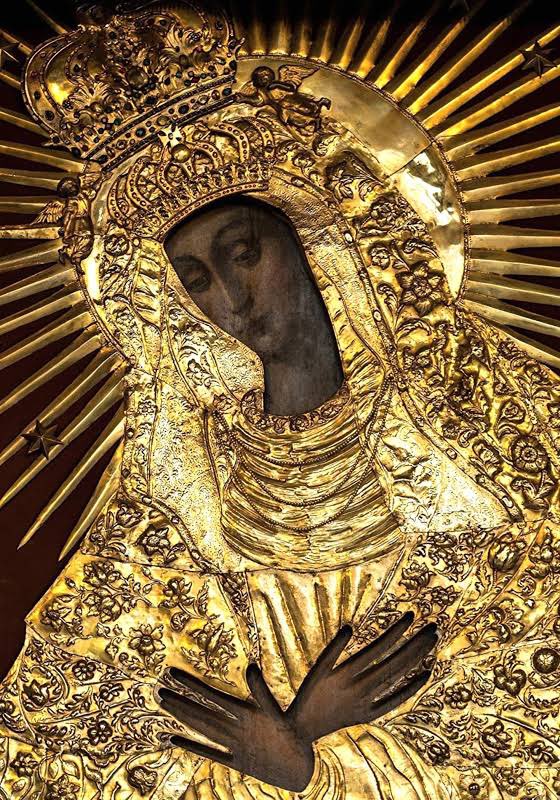 In thy face I see the map of honour, truth and loyalty. 
Henry VI, Part 2
#ShakespeareSunday 
Art: Our Lady of Grace Of The Gate of Dawn Mother Of Mercy, Poland
#BlackMadonna #DivineFeminine