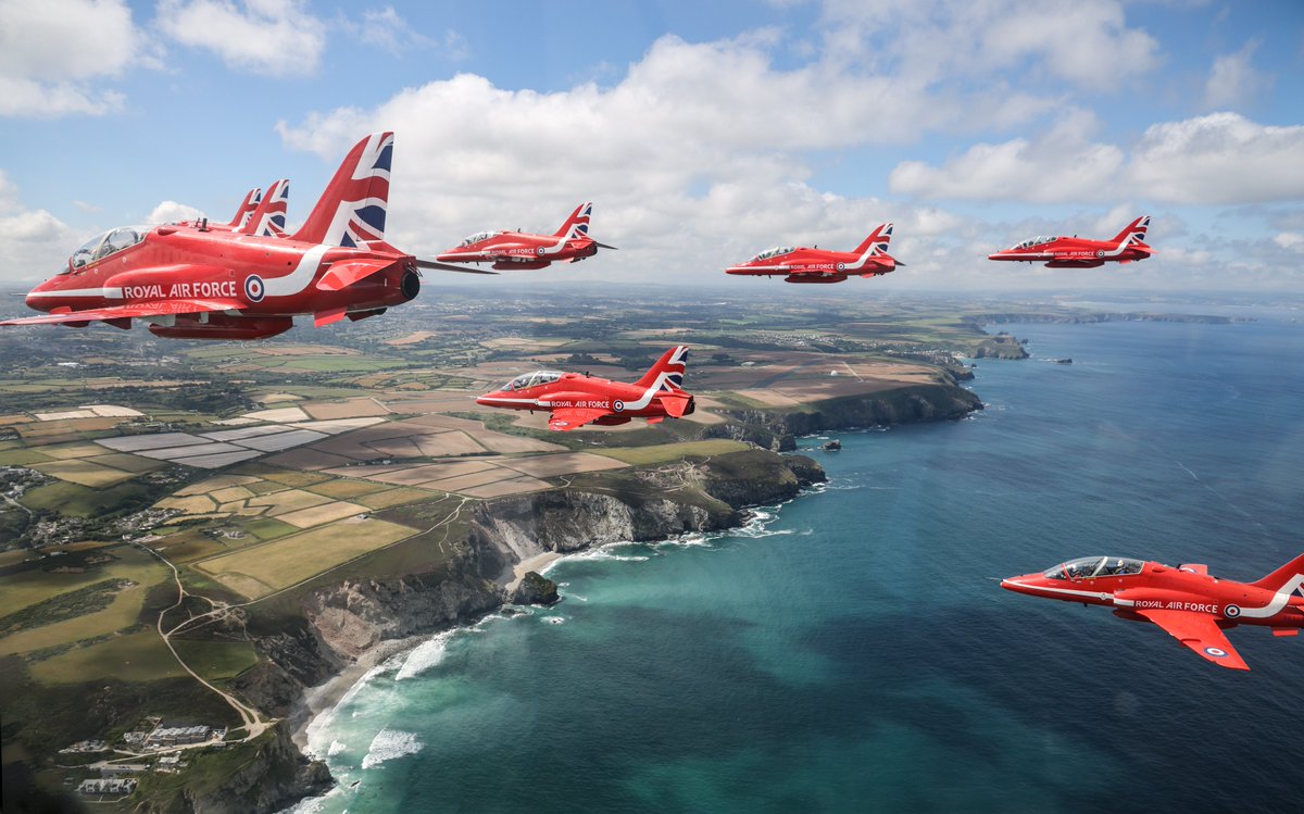 Busy day yesterday. 6 Flypasts (inc. @glastonbury) and a full display at #falmouth airshow.

Duxford airshow today. 😎☀️

#RedArrows #Duxfordairshow #glastonbury2023 #workingweekend #hawkt1  #airshow #flypast #ilovethisjob #SmokeOnGo🔴⚪🔵