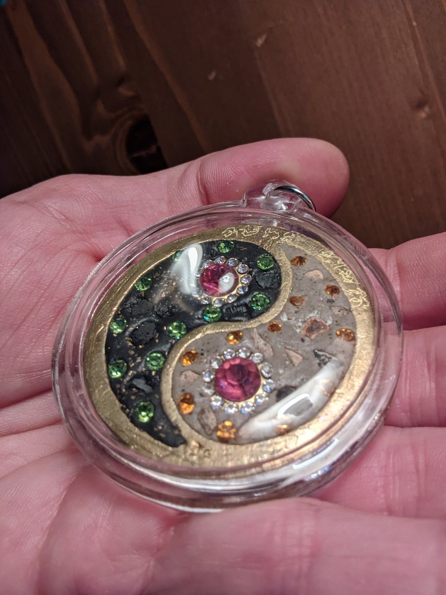 SoapBoxWithRJB's tweet image. Rev's shit is on sale.
20% OFF - Thai Amulets, Cunning Curios, Consultations. The works.