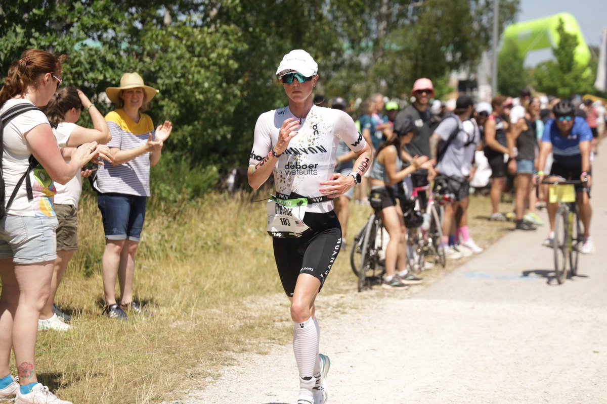 While we have our men's podium decided, the women are still out on course. Chelsea Sodaro fell back to 4th place when Laura Philipp passed her at km 31.5.
#challengeroth #wearetriathlon