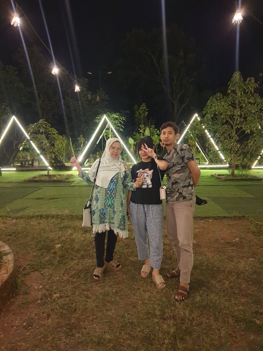 epixboyz's tweet photo. sisa semalem gaes https://t.co/zTNBJgE5UD