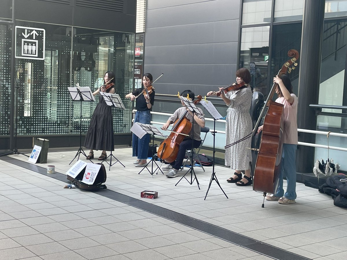 府中駅前で<a href="/YofukaShi0401/">𝕐𝕠𝕗𝕦𝕜𝕒𝕊𝕙𝕚</a> さんのライブコンサートがあったので拝聴してきました😋